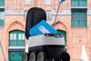 Hermes begins parcel delivery per robot