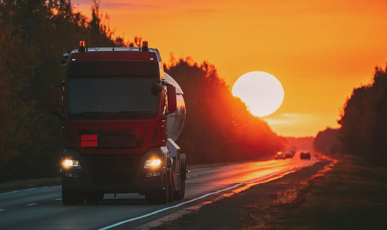 Hauliers told to plan for heat as country sees red over soaring temperatures