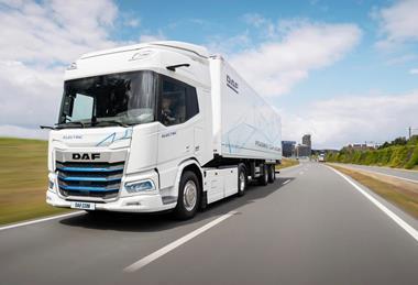 4.05-DAF-XD-Electric-Tractor