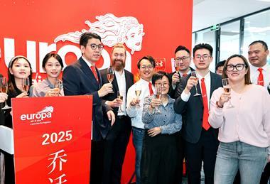 Hugo Feng addressing the team at Europa Shanghai.