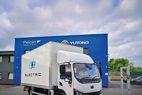 YutongTE7-outsidePelican