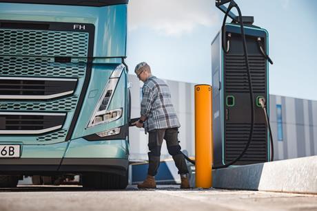 volvo-truck-charging