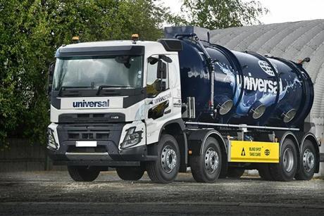 ZqzKGkaF0TcGIpcy_018-UniversalTankers-Volvo-300dpi-19-05-23-1-