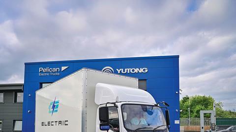 YutongTE7-outsidePelican