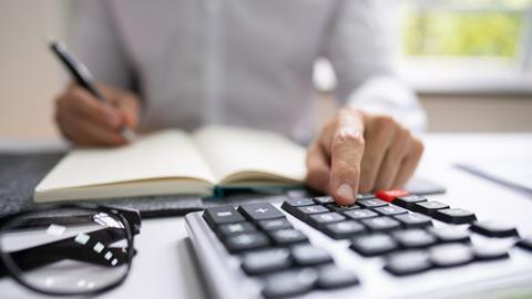 Sales ledger accounting discrepancy