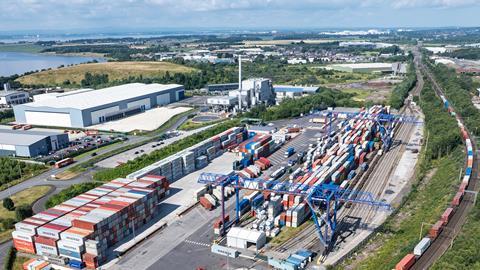 Stobart Ports - a second daily train service between Felixstowe and Widnes. [79088]