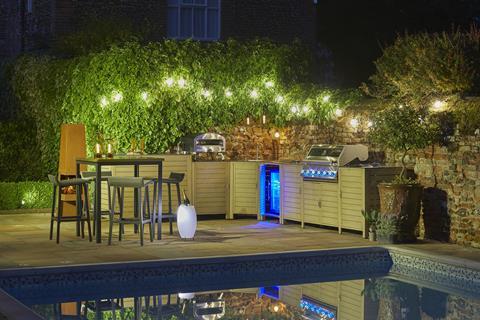LeisureGrow's Venice Outdoor Kitchen