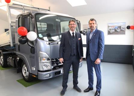 006-02-Isuzu-Truck-UK-Armstrong-Vehicle-Centre-800x574