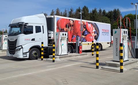 68e902879e0706a4a4afe54c_tescotrucklivingston23may2025_252591_crop