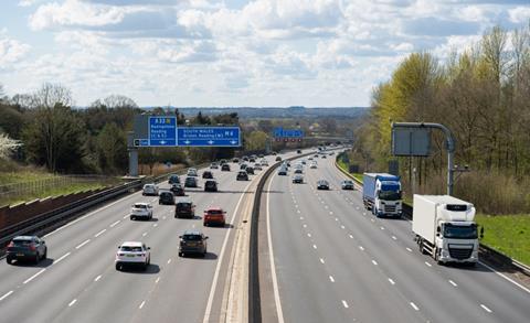 Traffic on the M4 at Reading