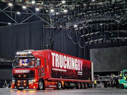 TRUCKINGBY truck and trailer