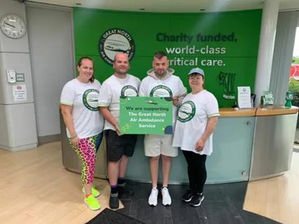 Stacey-and-Lee-fundraising-walk1