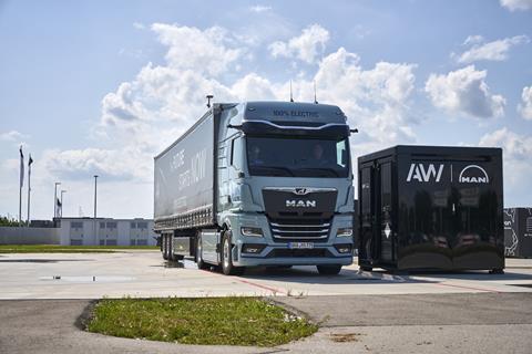 man-etruck-smart-charging-cube-01