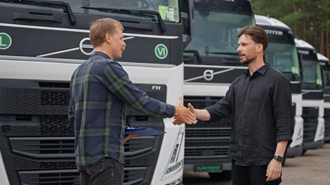 CLASS_TRUCKS_STILL-HANDSHAKE1