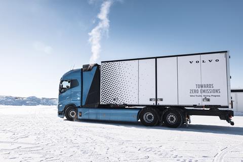 36535_volvo-fuel-cell-testing_water-vapor-a0