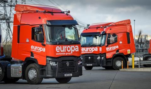 New Europa Renault Trucks 3 - resized