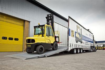 A new fleet of 11 tri-axle stepframe forklift trailers from Andover Trailers, are being put into operation by Barloworld Handling and its logistics provider Canute Haulage.