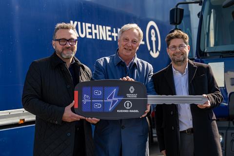 Kuehne Nagel Renault Trucks-05