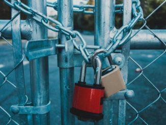 Locks-on-gate_shutterstock-678x381-326x245