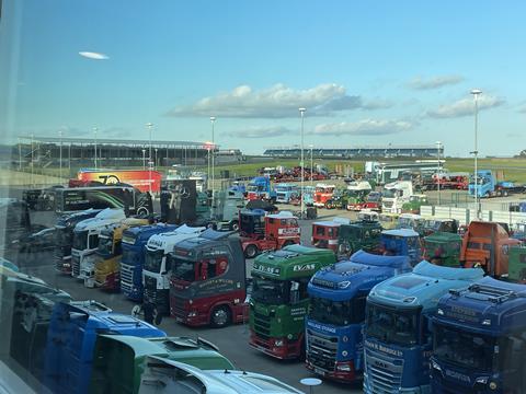 display2withsdctrailer_939583_992276