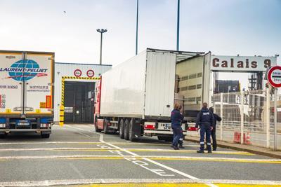 Calais vehicle check lr