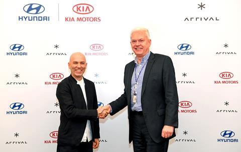 Hyundai and Kia Make Strategic Investment in Arrival_signing ceremony 1