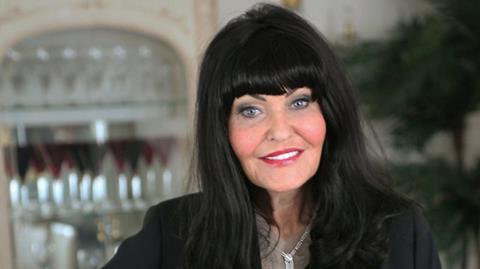 Hilary-Devey-678x381