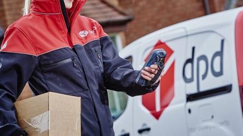 DPD-delivery-driver-with-handheld_feature-678x381